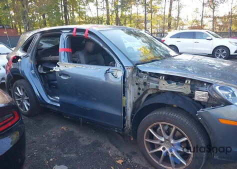 2019 Porsche Cayenne z USA, uszkodzony, nr VIN WP1AA2AY2KDA01212